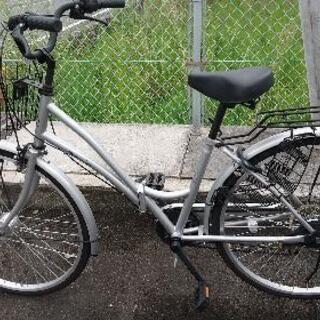 お話し中 折り畳み自転車 26インチシマノ製６段ギアオートライト付き