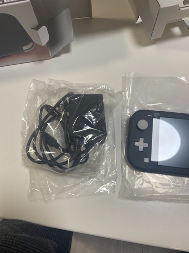 残り1台！！　新古品　スイッチライト　グレー