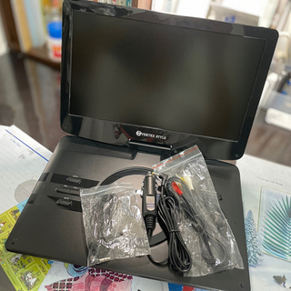 【目立った傷や汚れなし】ポータブルDVDプレーヤー