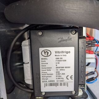 車載冷蔵庫　DC12V