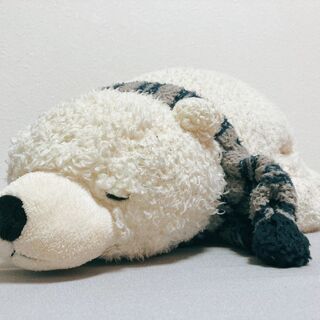 しろくまのぬいぐるみ（だきまくら）