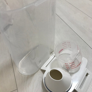 密閉米びつ二キロ×5個の画像