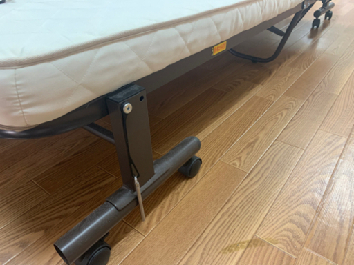 【値下げしました】介護用 ベッド 折り畳み 電動 組み立て済み リクライニング コロつき キャスター リモコン bed