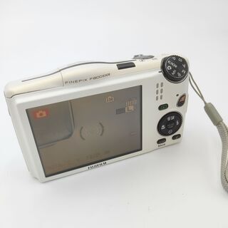 9014 FUJIFILM FINEPIX F800 EXR 美品の画像