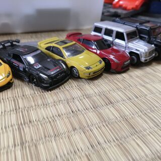 大量のトミカ等車のおもちゃ+にぎやかサウンドタウンの画像