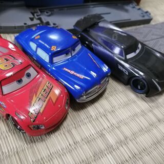 大量のトミカ等車のおもちゃ+にぎやかサウンドタウンの画像
