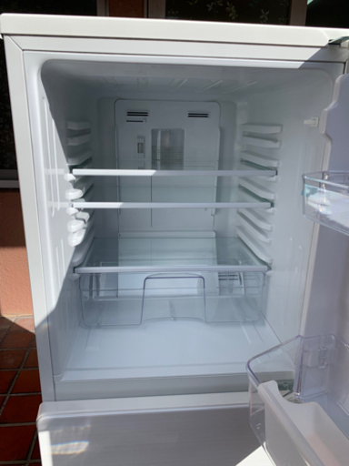 【値下げしました】ユーイング 110L 2ドア冷蔵庫 UING UR-F110H キッチン 2018 動作確認済み