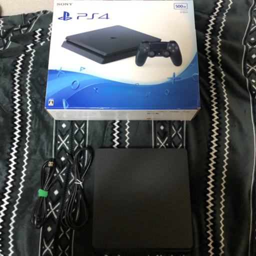 【ソフト付き】PS4 500GB  コントローラー2個　DL版ソフト多数付き