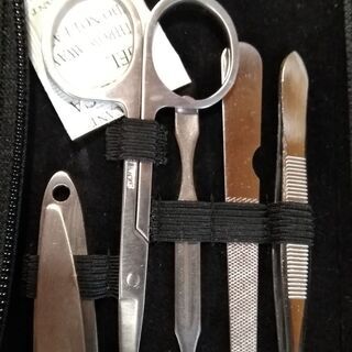 未使用　爪切り　鏡　くし　ハサミ　ピンセット　スキンケア　やすり　ボディケア　横　の画像