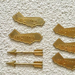 半額以下◆手芸用品◆ハワイ、西海岸パーツ、ミンクボールの画像