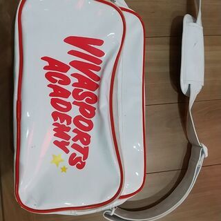 ビバスポーツアカデミーの子供用バッグをお譲りします．