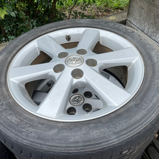 トヨタ純正のホイルです