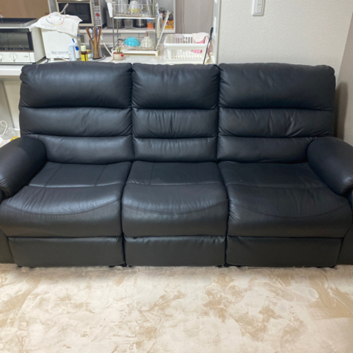 ニトリ　3人用電動本革テーブル付きリクライニングソファ  ブラック