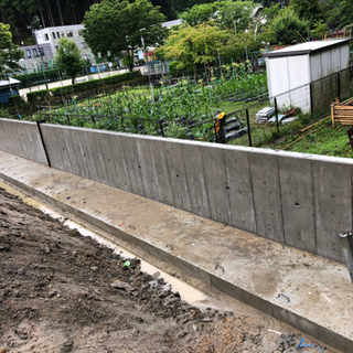 住宅基礎鋼製型枠組立解体の画像