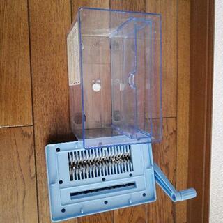 手動　シュレッダーの画像
