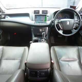 ★修復歴無★　クラウンハイブリッド　レザーシート　純正HDDナビ　バックカメラ　クリアランスソナー　社外19インチアルミ　車検R5年1月の画像