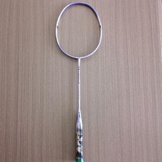 バドミントンラケット　YONEX TiZero