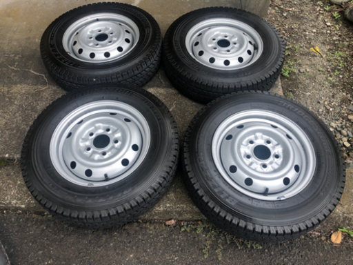 ボンゴトラック。ボンゴバンのホイールとスタッドレスタイヤ