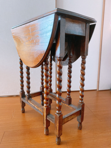 ヴィンテージテーブル(バタフライタイプ)収納にも便利