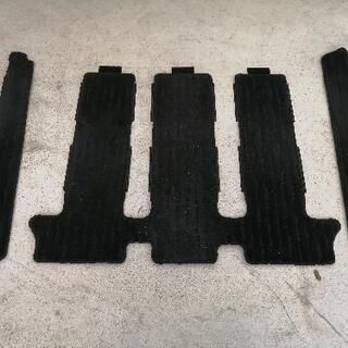 【値下げ】ステップワゴン RP 2列目フロアマット