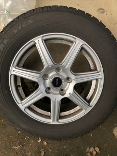 スタッドレスタイヤ　215/60R16 5穴