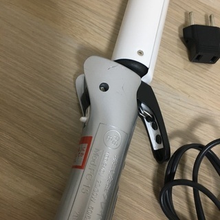 軽量　携帯用ヘアアイロン　海外対応の画像