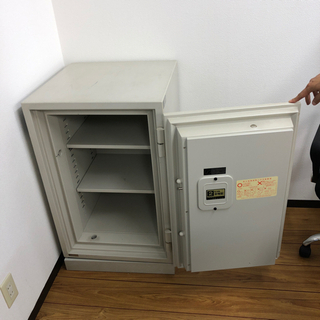 急募　金庫　無料の画像