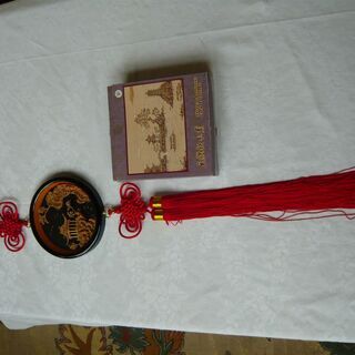 壁掛け円形ディスプレイ