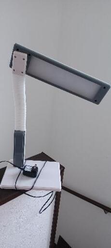 値下げしました。美品 白いスタンド(照明)