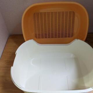 【値下げ!】¥300→¥200小型猫ちゃん用トイレ（砂や脱臭ボードは付いていません）の画像