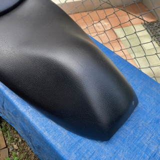 【金額変更しました】PCX125 JF28純正シート　簡易補修済の画像