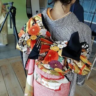 着物着付け教室　衣と帯の画像