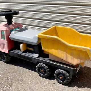 子供用ダンプカーの画像