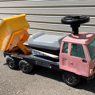 子供用ダンプカーの画像