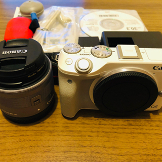 キャノンCanon EOS M3 カメラ　一眼　ミラーレス　32GBカード付き