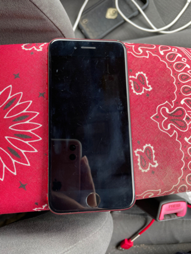 iPhone8 256G レッド　裏面割れあり　SIMロックなし