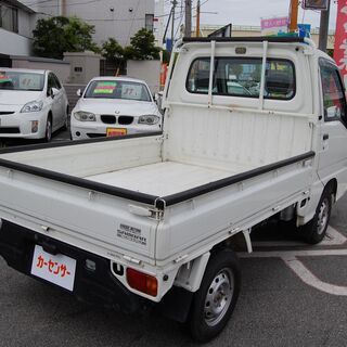 ☆自社ﾛｰﾝで軽ﾄﾗが！☆SUBARU　ｻﾝﾊﾞｰ　ﾊﾟｰﾄ4ＷＤ！エアコン付！の画像