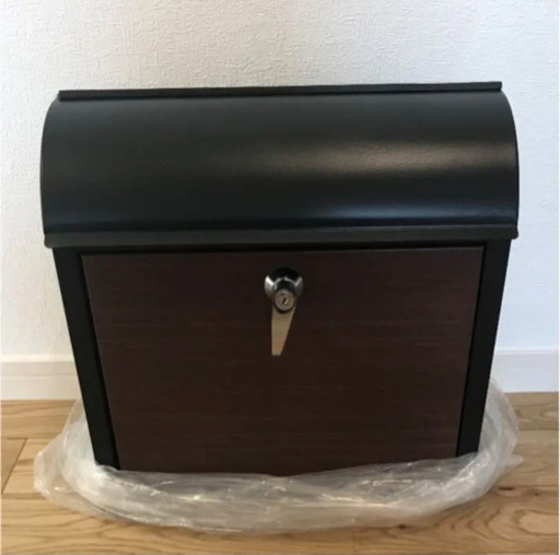 新品未使用　壁掛けポスト