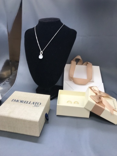 526◎レディース用ネックレスとフープピアス