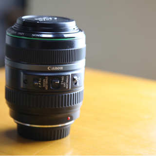 スポーツ撮影にも使える最大300mmのズームレンズ！の画像
