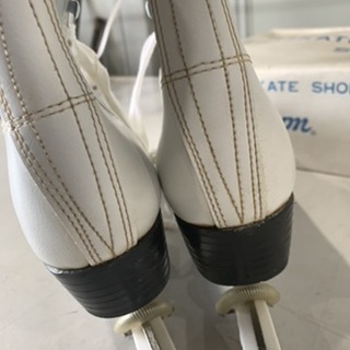 8月27日お値下げ！！　0823-014 Falcon フィギュアスケートシューズ　26.0cmの画像