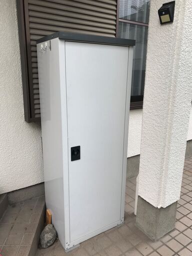 外物置 縦型スリム 扉式