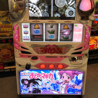 「商談中」パチスロ実機「SLOT魔法少女まどか☆マギカ」 コイン不要機 家庭用電源 ドアキー/設定キー付き スロット　ID：126-010547-007