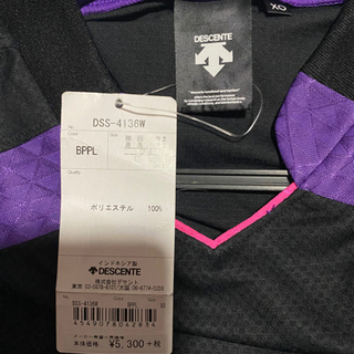 新品！タグ付き！　デサントノースリーブシャツ③の画像
