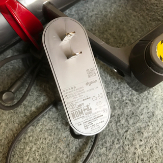 【ジャンク】dyson cyclone SV12コードレスクリーナーの画像