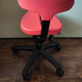 アーユル・チェアー キャスタータイプ オクトパス レッド 【骨盤を立て