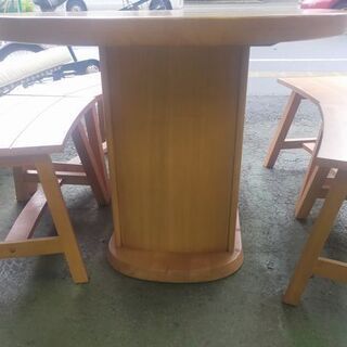 【着払い対応可能！！旧鹿児島市内送料無料】 リサイクルストアスターズ鹿大店 4人掛け　ラウンドダイニングテーブル　楕円形　ナチュラル