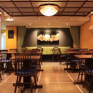 【急募】高級感漂う店舗でのホールスタッフ