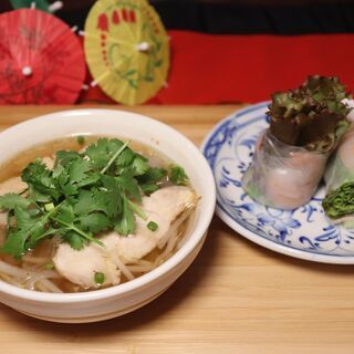 【急募】高級感漂う店舗でのホールスタッフの画像