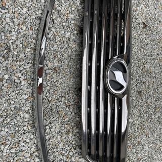 ヴェルファイア純正グリルなどの画像